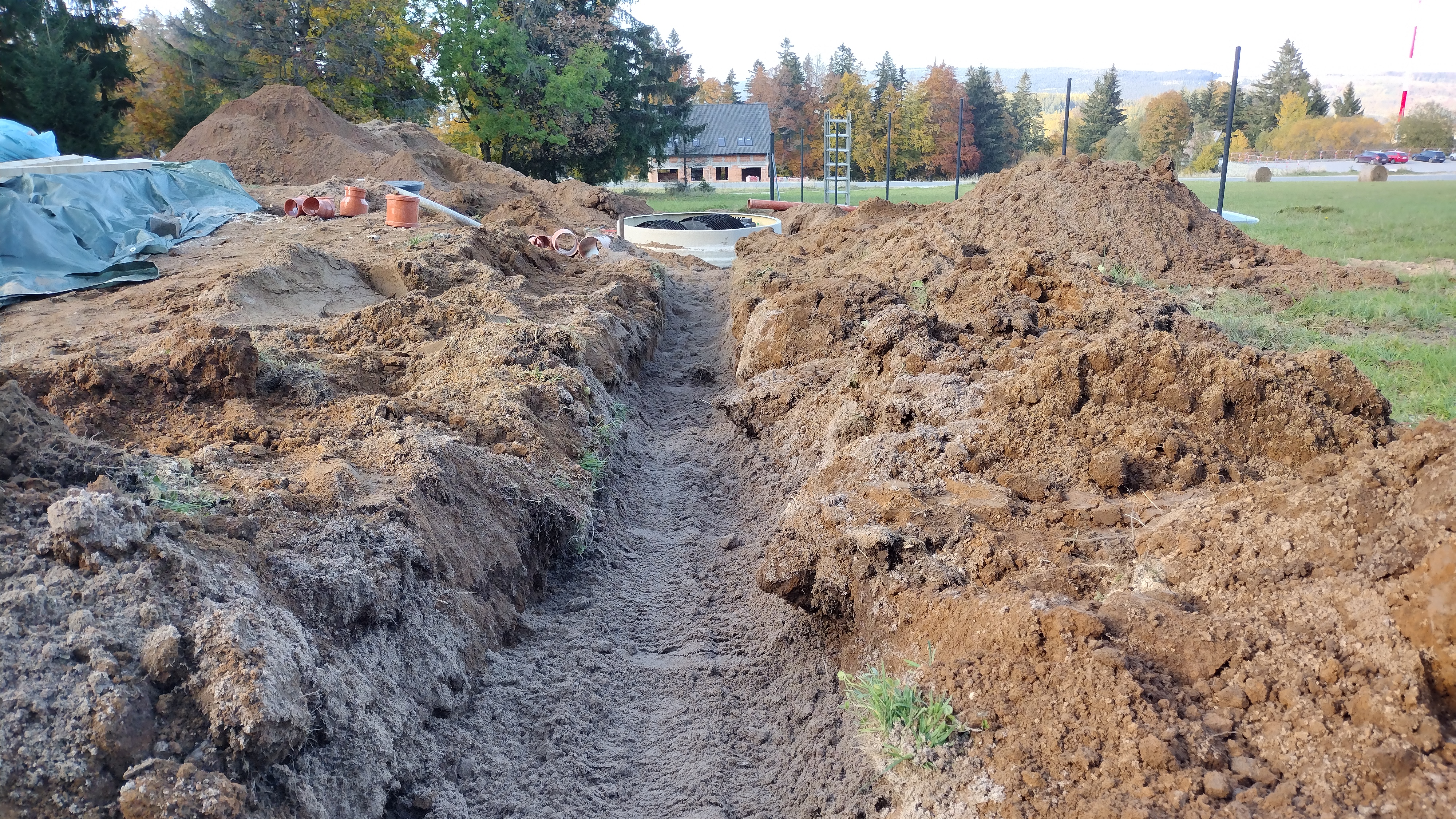  Prace ziemne koparką, montaż przydomowych oczyszczalni ścieków marki frukko,Kingspan, Kłodzko oraz Dolny Śląsk