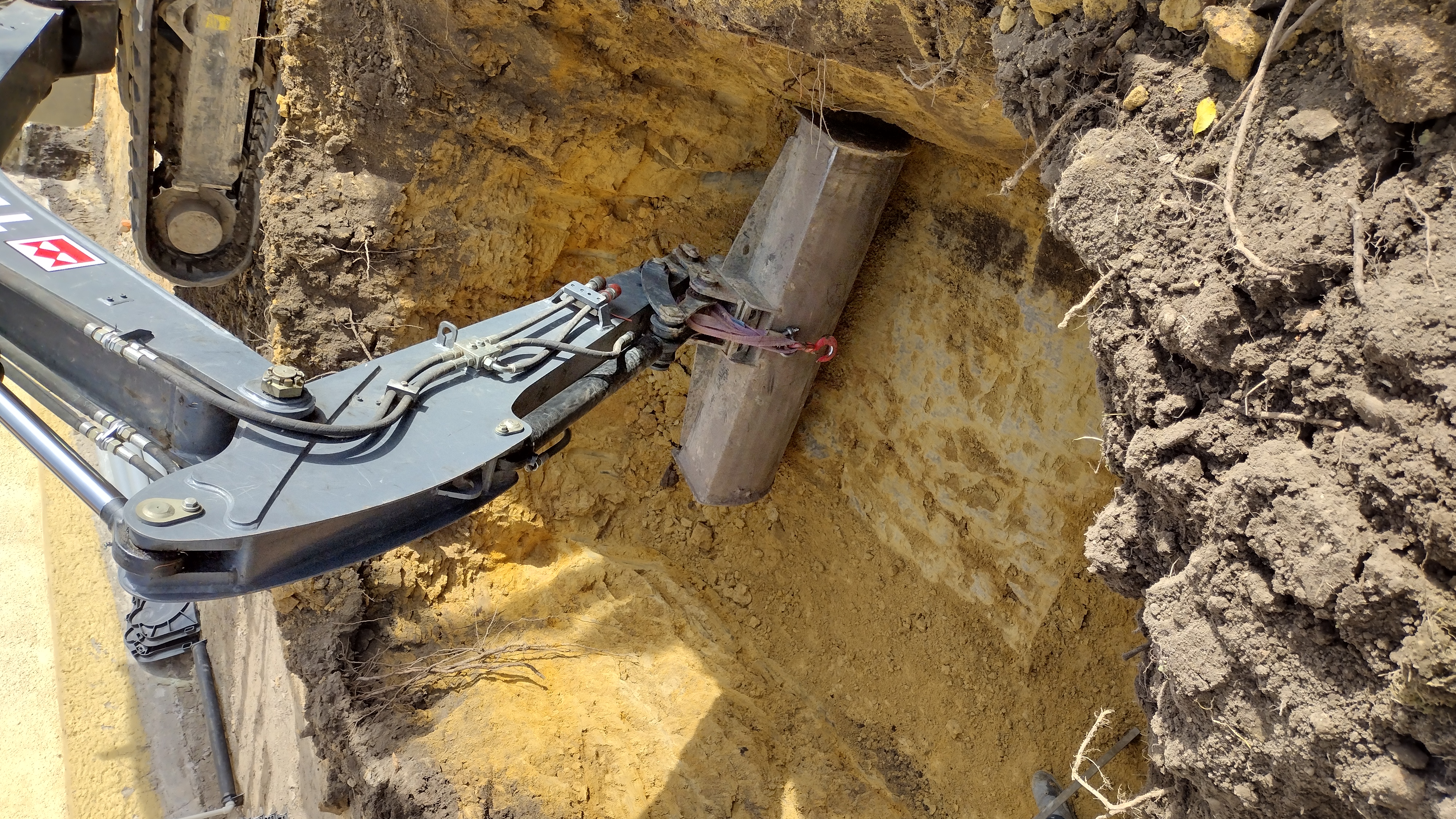 Prace ziemne koparką, montaż przydomowych oczyszczalni ścieków marki Traidenis, Kłodzko oraz Dolny Śląsk