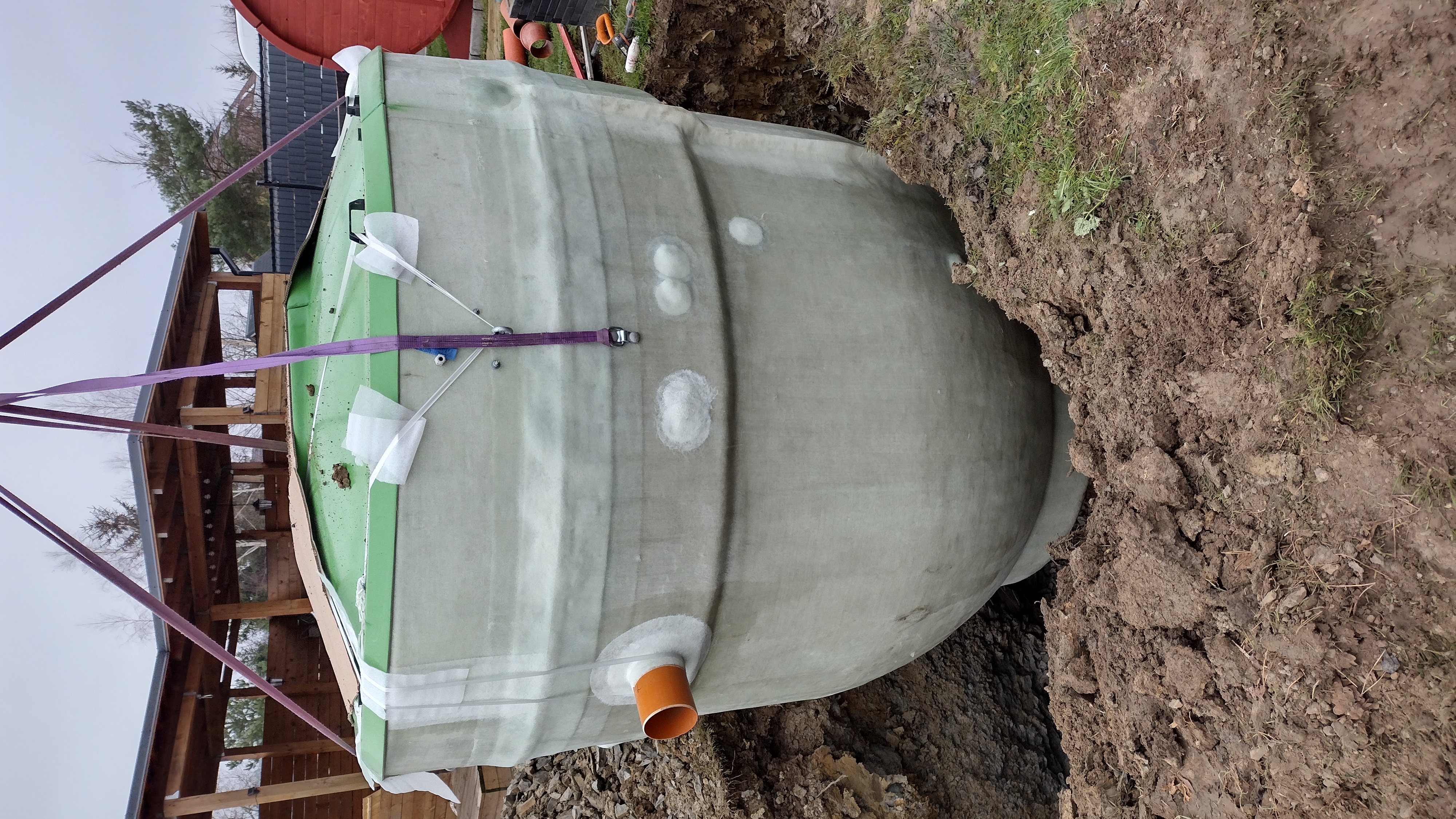 Prace ziemne koparką, montaż przydomowych oczyszczalni ścieków marki Traidenis, Kłodzko oraz Dolny Śląsk